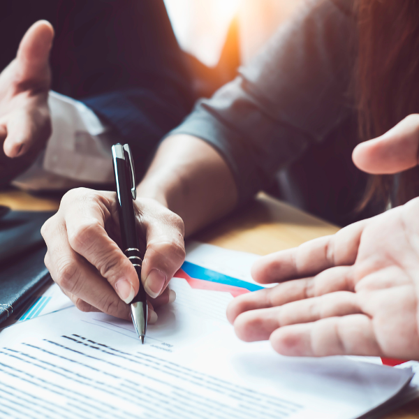 Thumbs - Nova Legislação, velhas polêmicas afinal, o agente de contratação, pregoeiro e comissão de contratação devem elaborar o edital